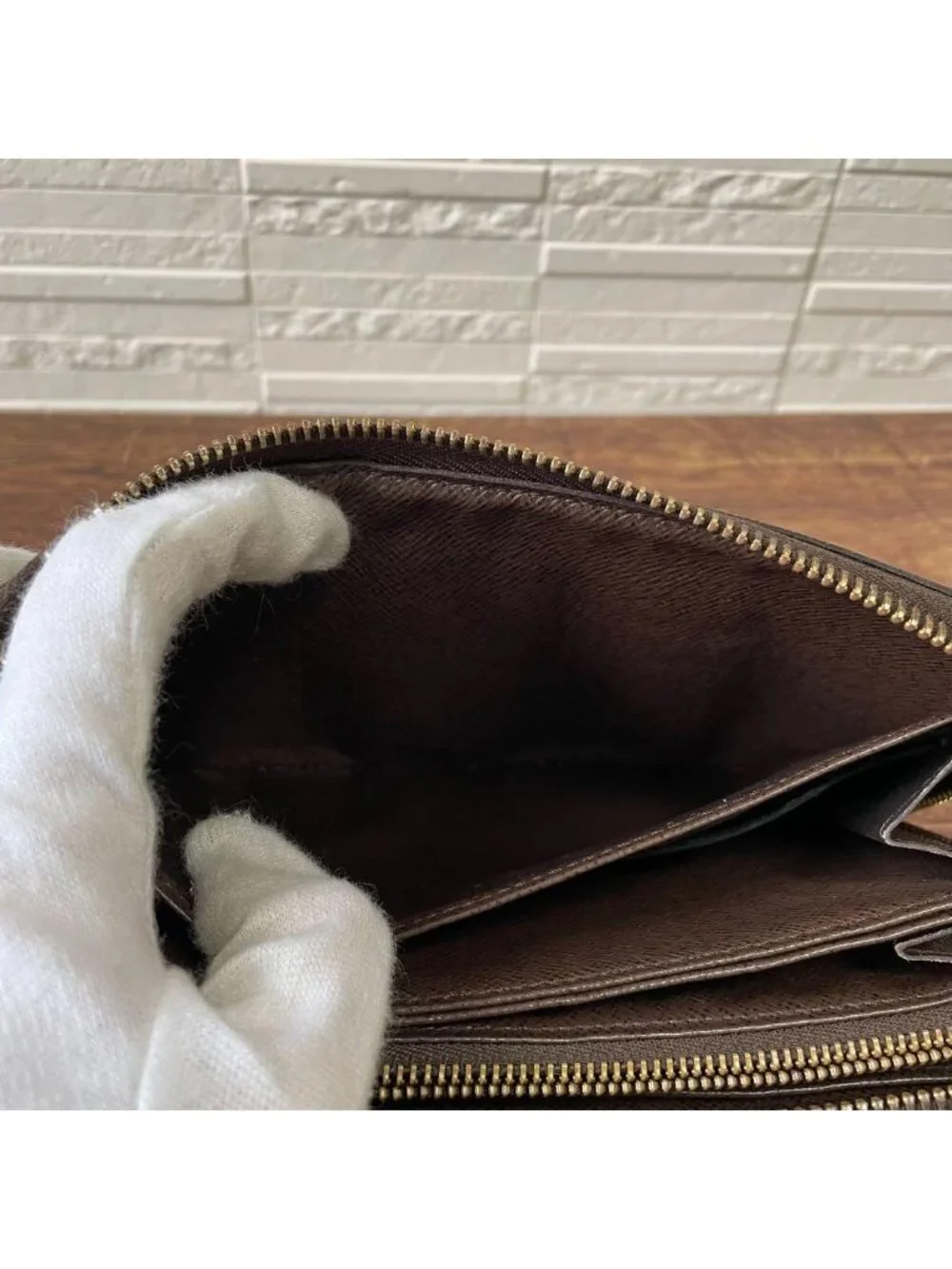 Louis Vuitton Damier Leather Zippy Wallet Brown
